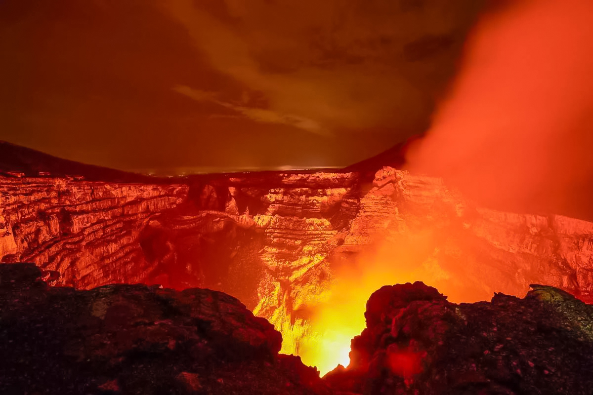 Volcán Masaya y cráter Santiago